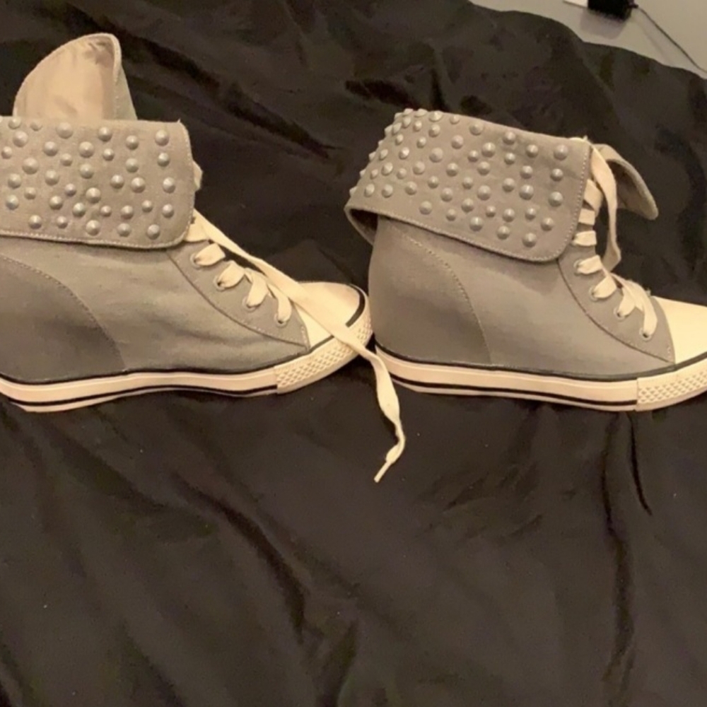 Gray wedged sneakers